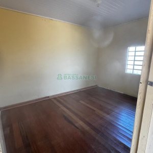 Casa com 154m², 4 dormitórios, 2 vagas, no bairro Cruzeiro em Caxias do Sul para Comprar