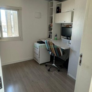 Casa com 154m², 4 dormitórios, 2 vagas, no bairro Cruzeiro em Caxias do Sul para Comprar