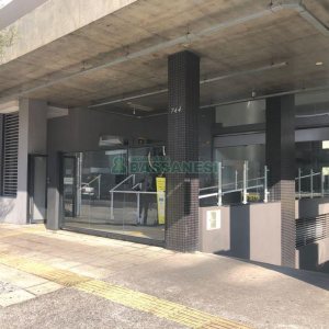 Loja com 534m², 5 vagas, no bairro Lourdes em Caxias do Sul para Alugar