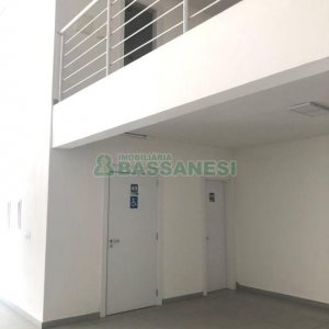 Loja com 534m², 5 vagas, no bairro Lourdes em Caxias do Sul para Alugar