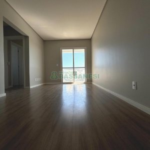 Apartamento com 62m², 2 dormitórios, 1 vaga, no bairro Cinqüentenário em Caxias do Sul para Alugar