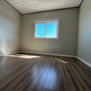 Apartamento com 62m², 2 dormitórios, 1 vaga, no bairro Cinqüentenário em Caxias do Sul para Alugar