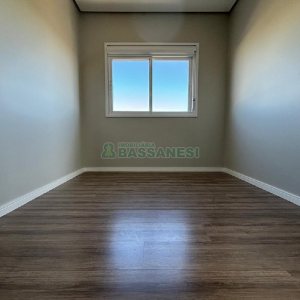 Apartamento com 62m², 2 dormitórios, 1 vaga, no bairro Cinqüentenário em Caxias do Sul para Alugar