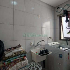 Apartamento com 78m², 3 dormitórios, 1 vaga, no bairro Santa Lúcia em Caxias do Sul para Alugar ou Comprar