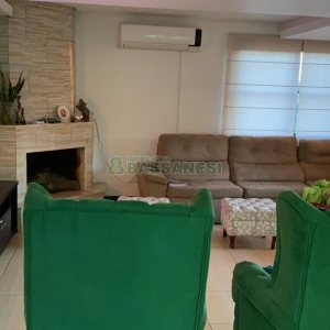 Casa com 265m², 4 dormitórios, 4 vagas, no bairro Vinhedos em Caxias do Sul para Comprar