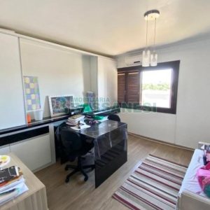 Casa com 265m², 4 dormitórios, 4 vagas, no bairro Vinhedos em Caxias do Sul para Comprar