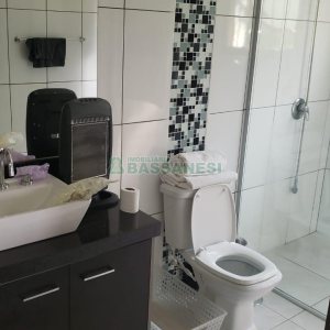 Casa com 265m², 4 dormitórios, 4 vagas, no bairro Vinhedos em Caxias do Sul para Comprar