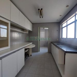 Apartamento com 89m², 1 dormitório, 1 vaga, no bairro Centro em Caxias do Sul para Comprar