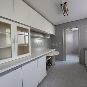 Apartamento com 89m², 1 dormitório, 1 vaga, no bairro Centro em Caxias do Sul para Comprar