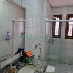 Apartamento com 242m², 3 dormitórios, 3 vagas, no bairro Panazzolo em Caxias do Sul para Comprar