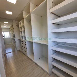 Apartamento com 920m², 2 dormitórios, 4 vagas, no bairro Panazzolo em Caxias do Sul para Alugar