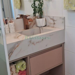 Apartamento com 49m², 2 dormitórios, 2 vagas, no bairro Nossa Senhora do Rosário em Caxias do Sul para Comprar