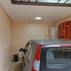 Casa com 288m², 3 dormitórios, 5 vagas, no bairro Charqueadas em Caxias do Sul para Comprar