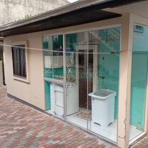 Casa com 288m², 3 dormitórios, 5 vagas, no bairro Charqueadas em Caxias do Sul para Comprar