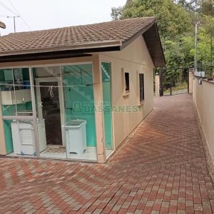 Casa com 288m², 3 dormitórios, 5 vagas, no bairro Charqueadas em Caxias do Sul para Comprar
