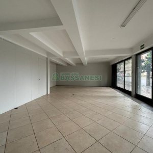 Loja com 101m², no bairro São Pelegrino em Caxias do Sul para Alugar