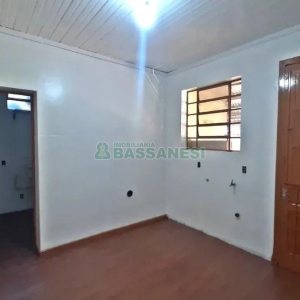 Casa Comercial com 70m², 3 dormitórios, no bairro São Leopoldo em Caxias do Sul para Alugar