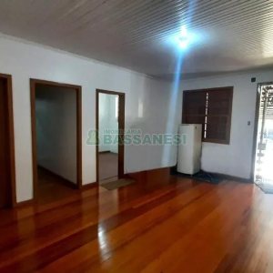 Casa Comercial com 70m², 3 dormitórios, no bairro São Leopoldo em Caxias do Sul para Alugar