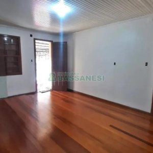 Casa Comercial com 70m², 3 dormitórios, no bairro São Leopoldo em Caxias do Sul para Alugar