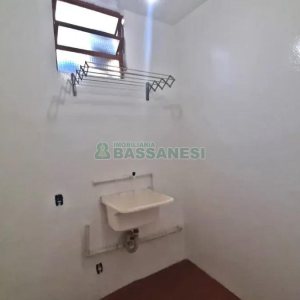 Casa Comercial com 70m², 3 dormitórios, no bairro São Leopoldo em Caxias do Sul para Alugar