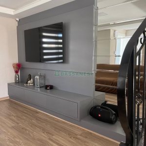 Sobrado com 139m², 3 dormitórios, 2 vagas, no bairro São Victor COHAB em Caxias do Sul para Comprar