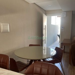 Sobrado com 139m², 3 dormitórios, 2 vagas, no bairro São Victor COHAB em Caxias do Sul para Comprar