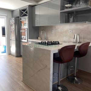 Sobrado com 139m², 3 dormitórios, 2 vagas, no bairro São Victor COHAB em Caxias do Sul para Comprar