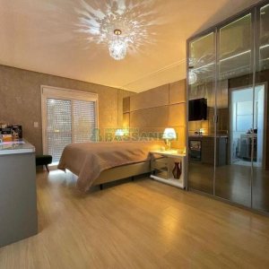 Sobrado com 139m², 3 dormitórios, 2 vagas, no bairro São Victor COHAB em Caxias do Sul para Comprar