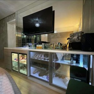 Sobrado com 139m², 3 dormitórios, 2 vagas, no bairro São Victor COHAB em Caxias do Sul para Comprar