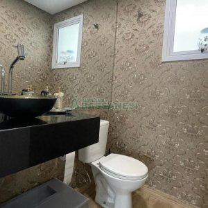 Sobrado com 139m², 3 dormitórios, 2 vagas, no bairro São Victor COHAB em Caxias do Sul para Comprar