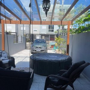 Sobrado com 139m², 3 dormitórios, 2 vagas, no bairro São Victor COHAB em Caxias do Sul para Comprar