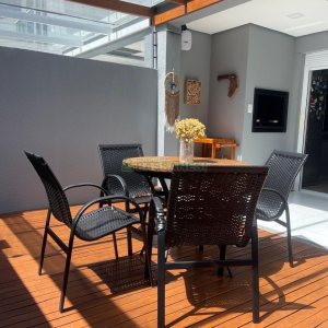 Sobrado com 139m², 3 dormitórios, 2 vagas, no bairro São Victor COHAB em Caxias do Sul para Comprar