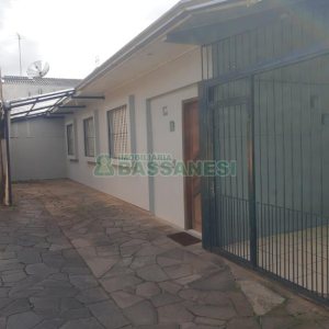 Casa com 89m², 3 dormitórios, no bairro Vinhedos em Caxias do Sul para Comprar