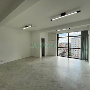 Sala com 45m², no bairro Centro em Caxias do Sul para Comprar