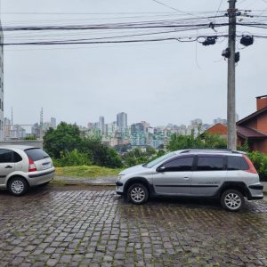 Terreno com 592m², no bairro Jardim América em Caxias do Sul para Comprar