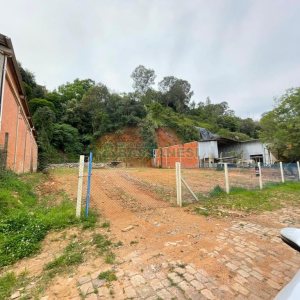 Terreno com 942m², no bairro Nossa Senhora de Fátima em Caxias do Sul para Comprar
