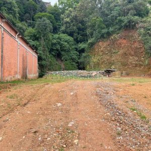 Terreno com 942m², no bairro Nossa Senhora de Fátima em Caxias do Sul para Comprar
