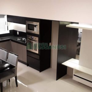 Sobrado com 75m², 2 dormitórios, 2 vagas, no bairro Vinhedos em Caxias do Sul para Comprar