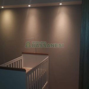 Sobrado com 75m², 2 dormitórios, 2 vagas, no bairro Vinhedos em Caxias do Sul para Comprar