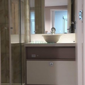 Sobrado com 75m², 2 dormitórios, 2 vagas, no bairro Vinhedos em Caxias do Sul para Comprar