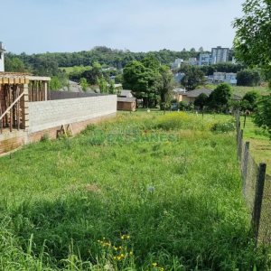 Terreno com 362m², no bairro Vinhedos em Caxias do Sul para Comprar