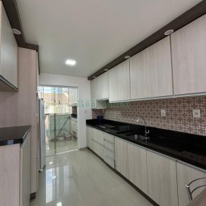 Apartamento com 86m², 2 dormitórios, 2 vagas, no bairro Diamantino em Caxias do Sul para Comprar
