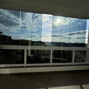 Apartamento com 86m², 2 dormitórios, 2 vagas, no bairro Diamantino em Caxias do Sul para Comprar