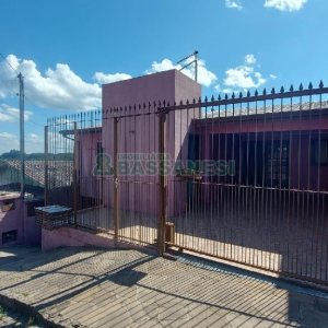 Casa com 90m², 2 dormitórios, 2 vagas, no bairro Esplanada em Caxias do Sul para Alugar