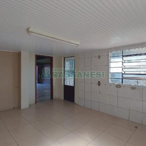 Casa com 90m², 2 dormitórios, 2 vagas, no bairro Esplanada em Caxias do Sul para Alugar