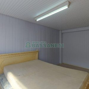 Casa com 90m², 2 dormitórios, 2 vagas, no bairro Esplanada em Caxias do Sul para Alugar