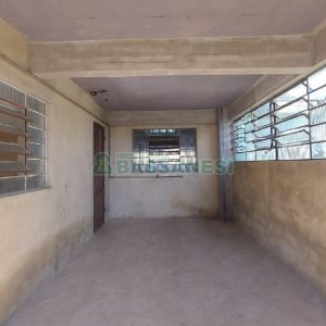 Casa com 90m², 2 dormitórios, 2 vagas, no bairro Esplanada em Caxias do Sul para Alugar