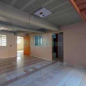 Casa com 90m², 2 dormitórios, 2 vagas, no bairro Esplanada em Caxias do Sul para Alugar