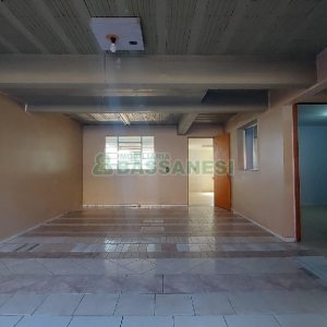 Casa com 90m², 2 dormitórios, 2 vagas, no bairro Esplanada em Caxias do Sul para Alugar