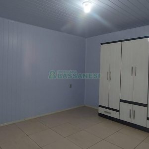 Casa com 90m², 2 dormitórios, 2 vagas, no bairro Esplanada em Caxias do Sul para Alugar